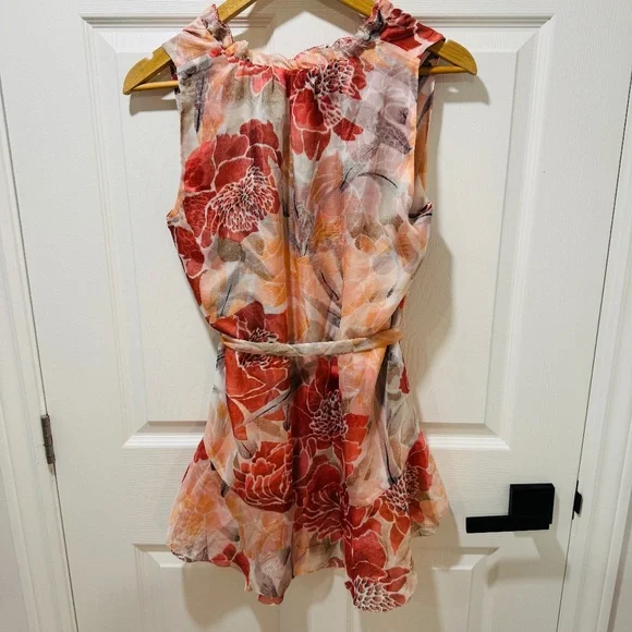 White House Black Market - Sleeveless Top, Tie-Waist, Size S, Flowy Material - Picture 3 of 4